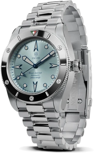Escudo watch, product cut-out
